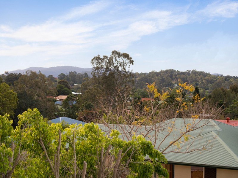 8 Taradale Close, Moggill QLD 4070