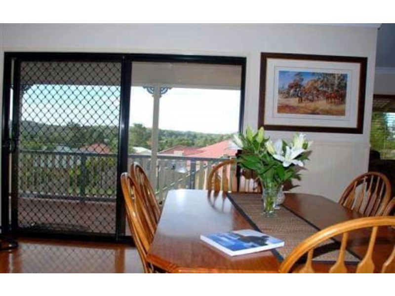 8 Taradale Close, Moggill QLD 4070