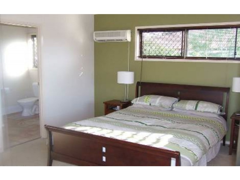 8 Taradale Close, Moggill QLD 4070