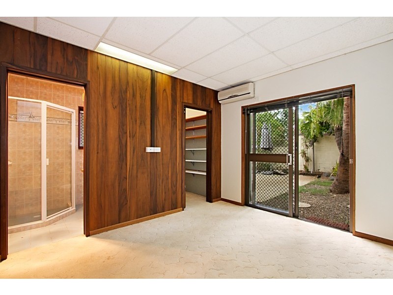 43 Kenmore Road, Kenmore QLD 4069