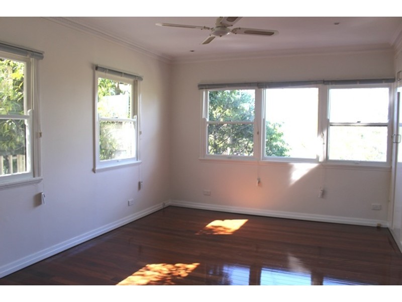 10 Blackstone Street, Indooroopilly QLD 4068