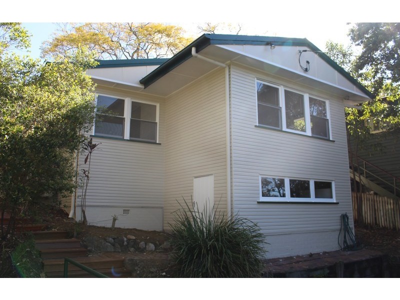 10 Blackstone Street, Indooroopilly QLD 4068