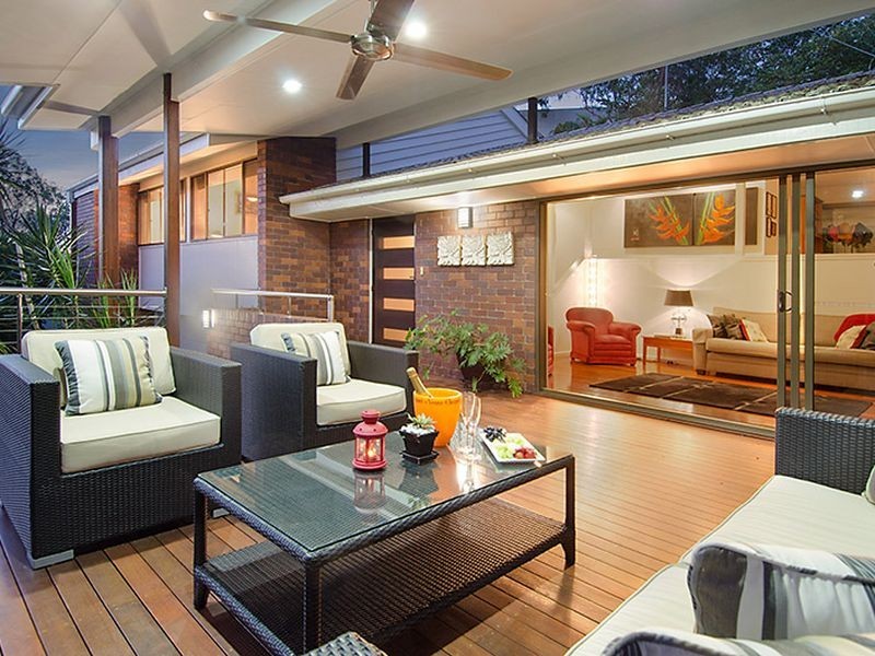 40 Fairweather Street, Kenmore QLD 4069