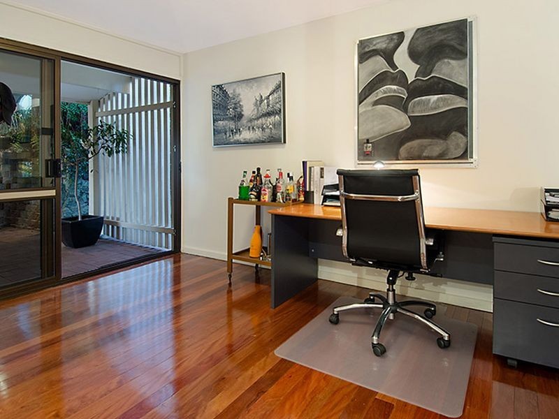 40 Fairweather Street, Kenmore QLD 4069