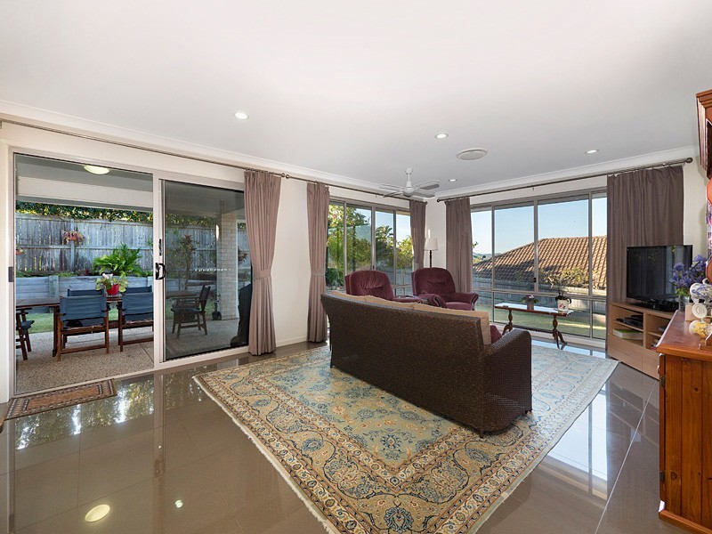 35 Rise Place, Moggill QLD 4070