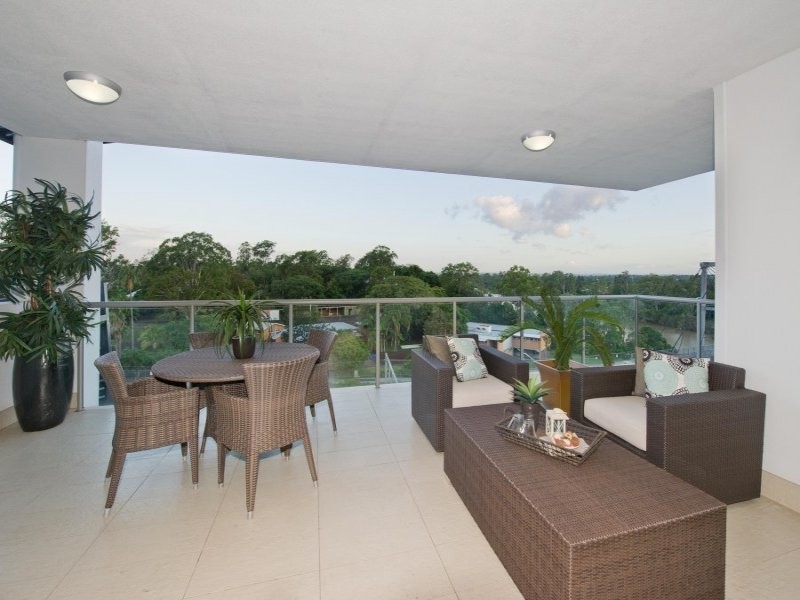 702/30 Riverview Terrace, Indooroopilly QLD 4068