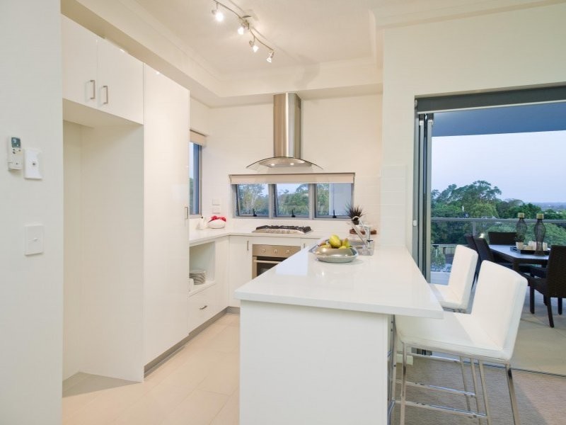702/30 Riverview Terrace, Indooroopilly QLD 4068