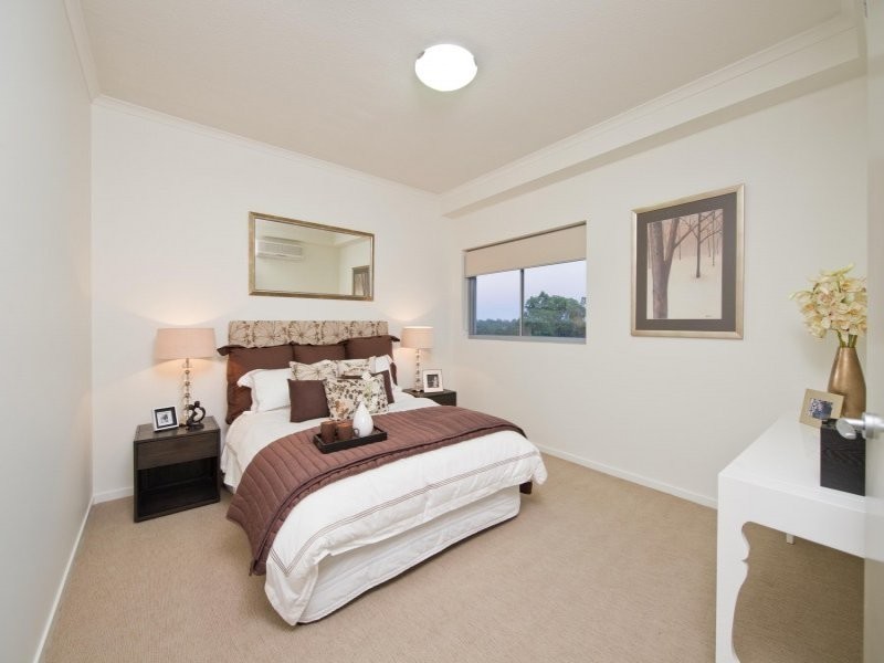 702/30 Riverview Terrace, Indooroopilly QLD 4068