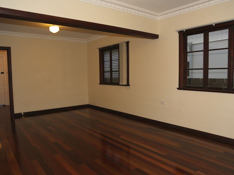 83 Long Street West, Graceville QLD 4075