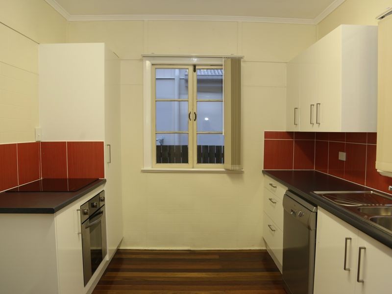 83 Long Street West, Graceville QLD 4075