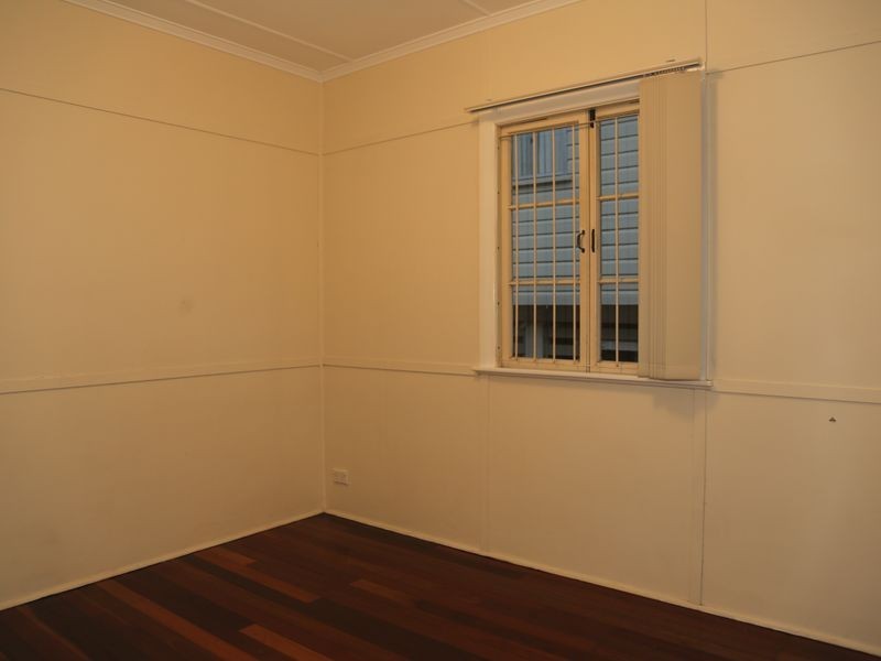 83 Long Street West, Graceville QLD 4075