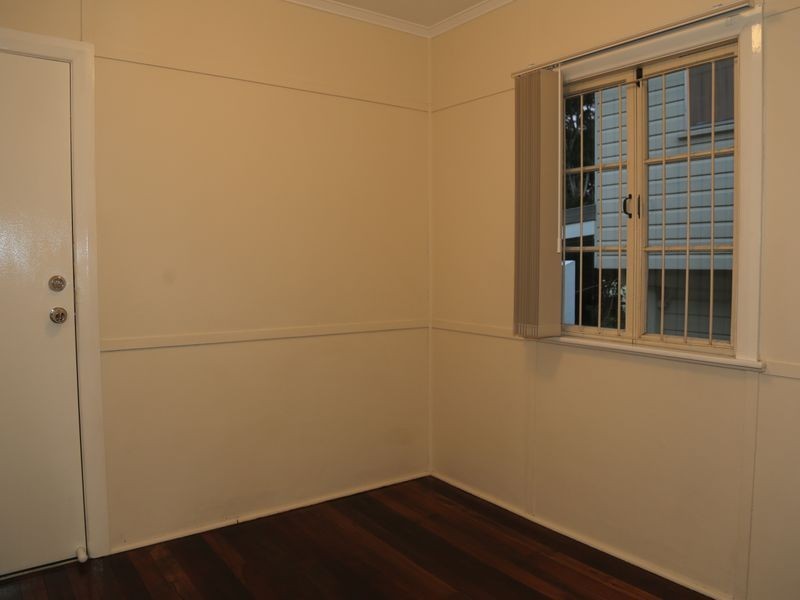 83 Long Street West, Graceville QLD 4075