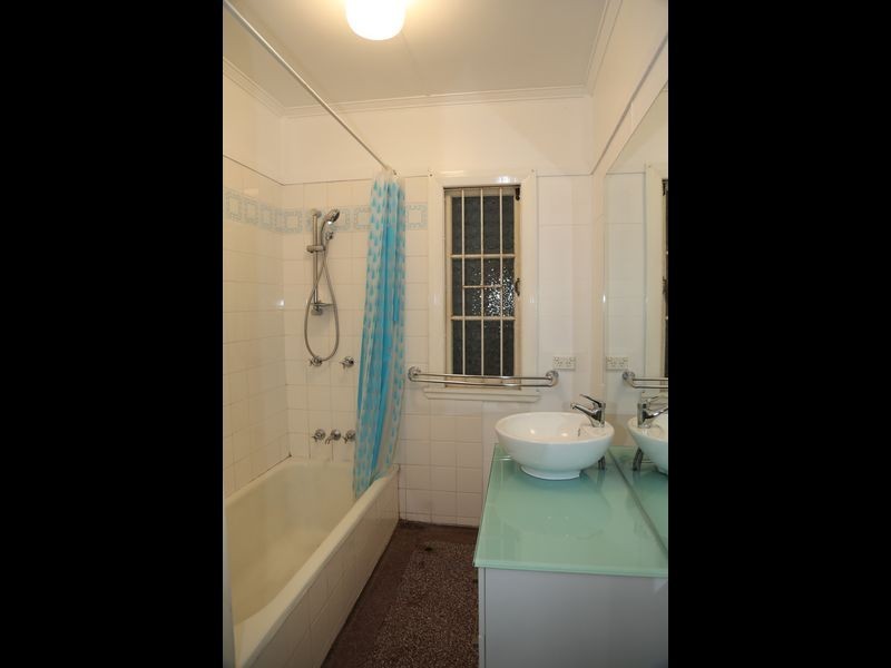 83 Long Street West, Graceville QLD 4075