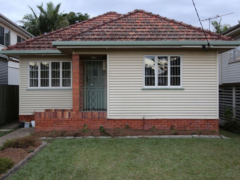 83 Long Street West, Graceville QLD 4075