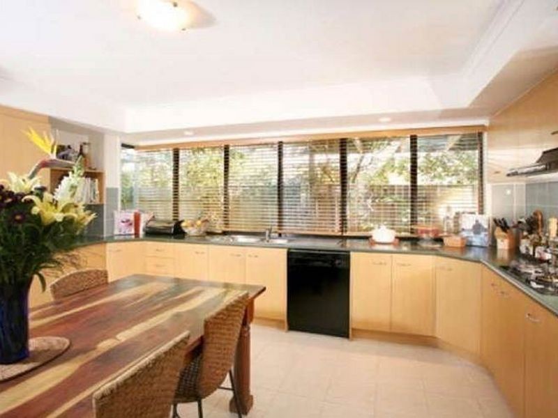 11 Jamieson Place, Brookfield QLD 4069
