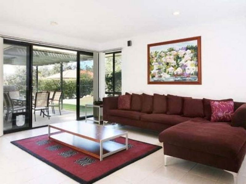 11 Jamieson Place, Brookfield QLD 4069
