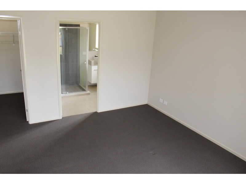 27 Lilly Pilly Place, Moggill QLD 4070