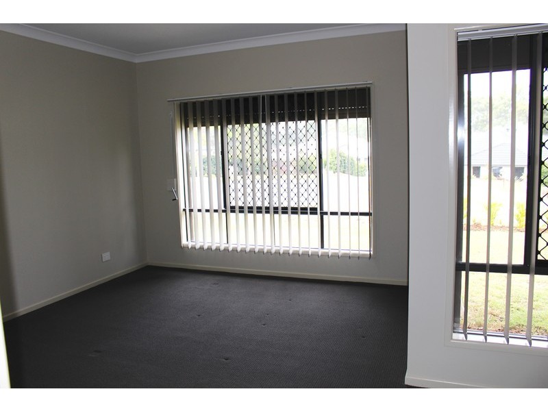 27 Lilly Pilly Place, Moggill QLD 4070