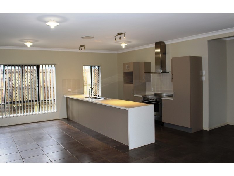 27 Lilly Pilly Place, Moggill QLD 4070