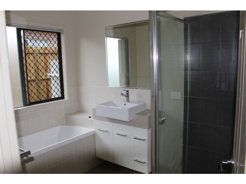 27 Lilly Pilly Place, Moggill QLD 4070