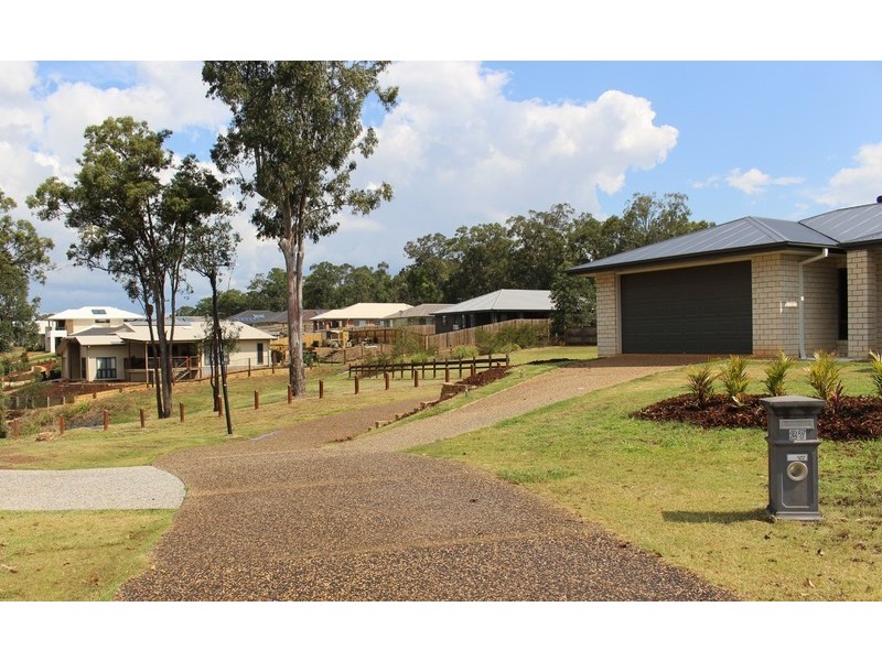 27 Lilly Pilly Place, Moggill QLD 4070