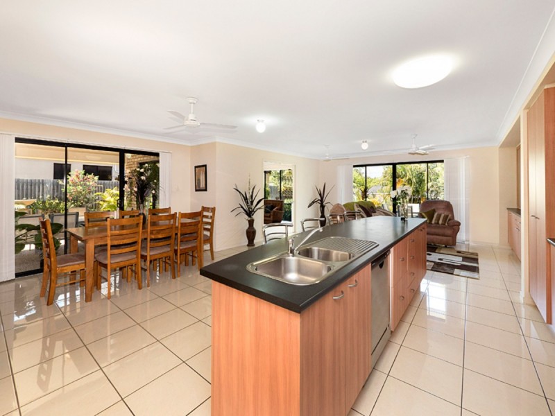 60 Glenwood Place, Moggill QLD 4070