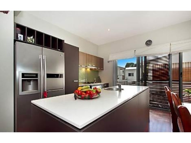 8/5 Sovereign Street, Indooroopilly QLD 4068