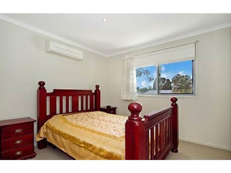 8/5 Sovereign Street, Indooroopilly QLD 4068