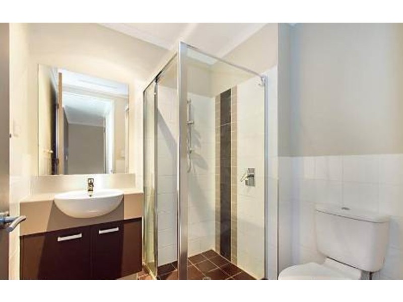 8/5 Sovereign Street, Indooroopilly QLD 4068