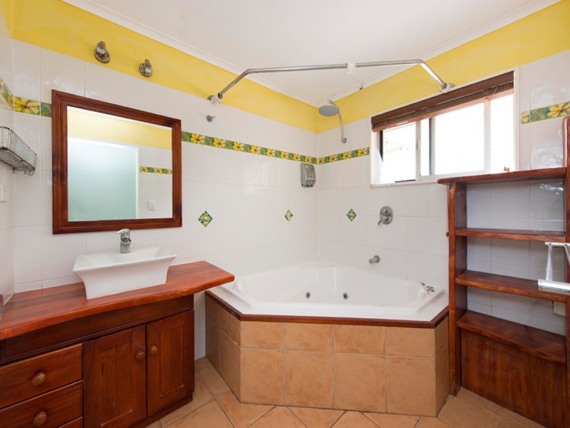 101 Weekes Road, Moggill QLD 4070