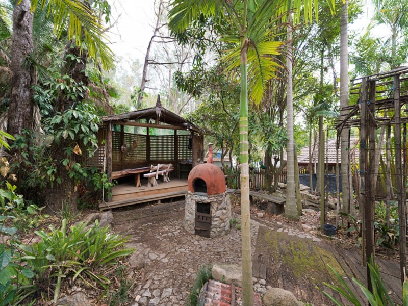 101 Weekes Road, Moggill QLD 4070