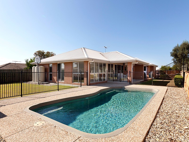 11 Jarrah Street, Moggill QLD 4070