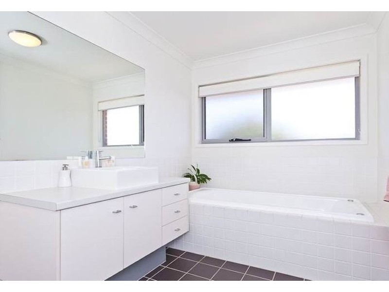 11 Jarrah Street, Moggill QLD 4070