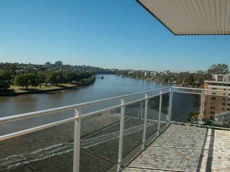 19/2 Sandford Street, St Lucia QLD 4067