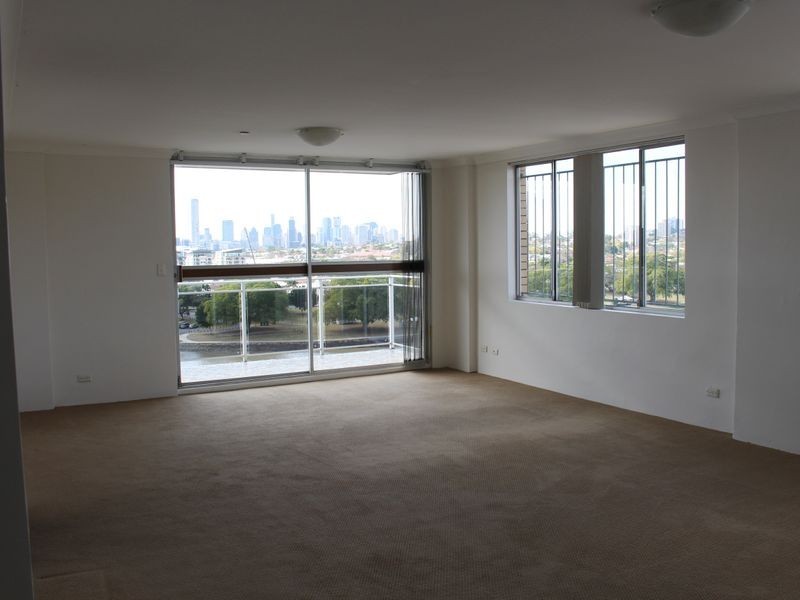 19/2 Sandford Street, St Lucia QLD 4067