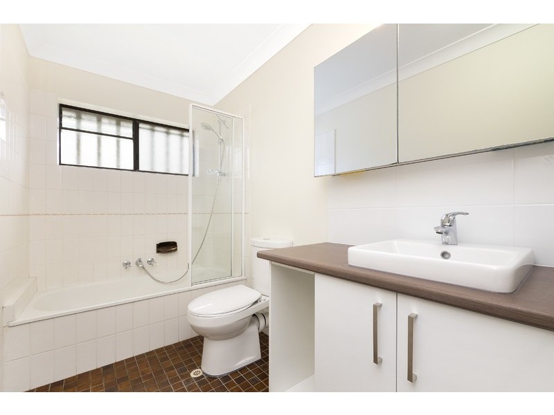 6/116 Clarence Road, Indooroopilly QLD 4068