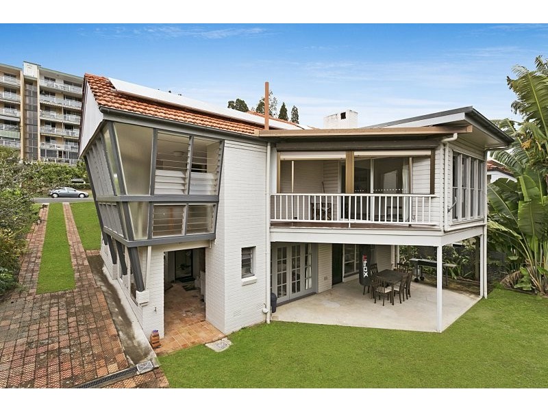 16 Bellevue Terrace, St Lucia QLD 4067