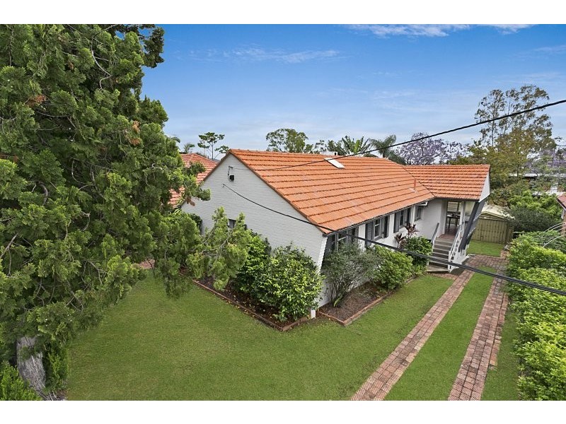 16 Bellevue Terrace, St Lucia QLD 4067