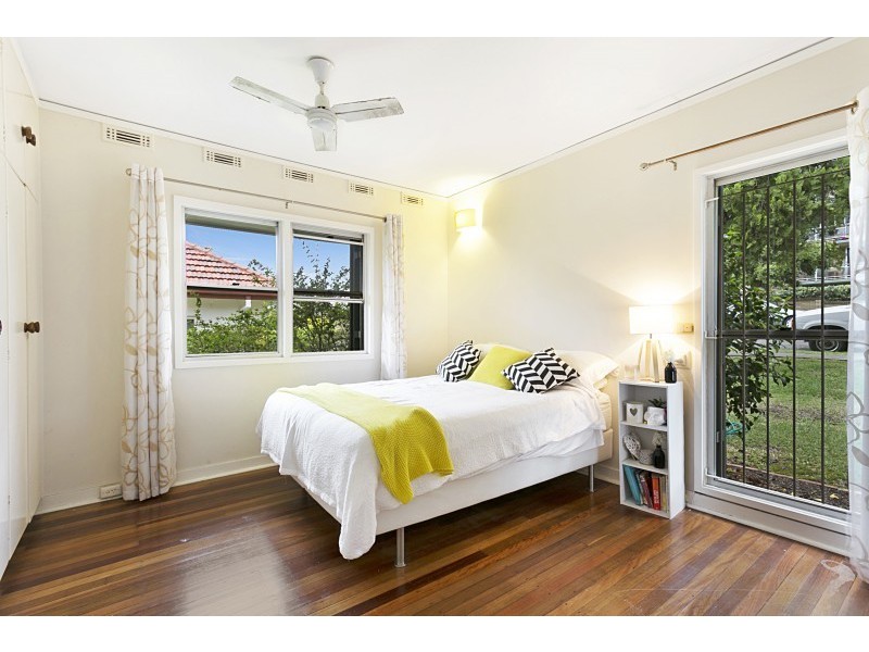 16 Bellevue Terrace, St Lucia QLD 4067