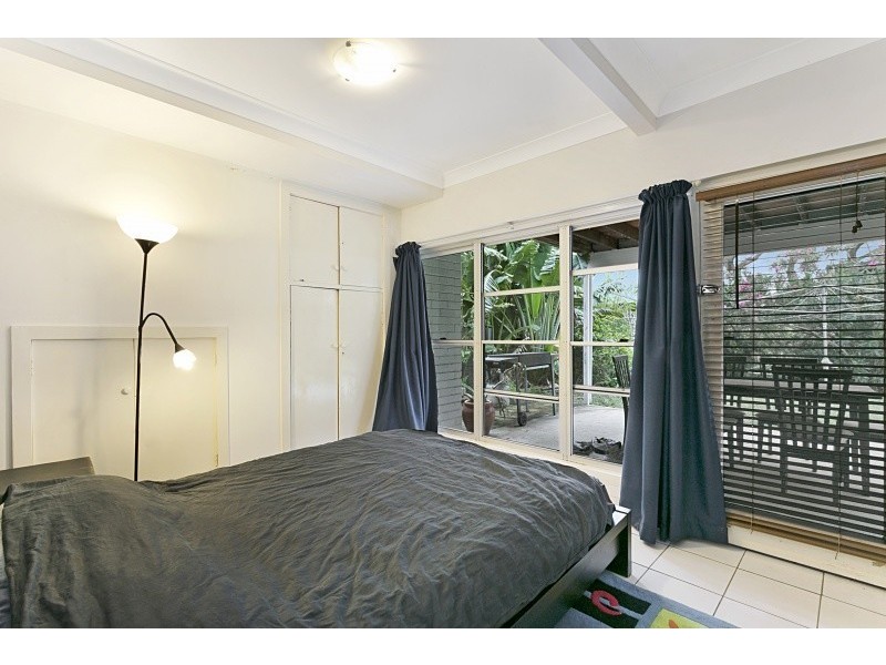 16 Bellevue Terrace, St Lucia QLD 4067