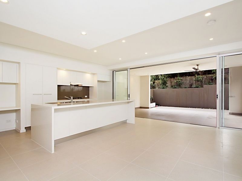 2/16 Herbert Street, Toowong QLD 4066