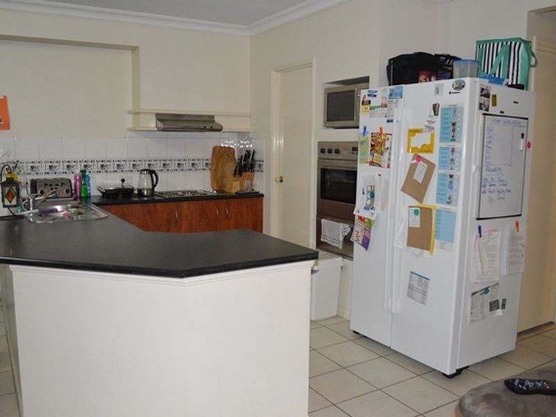 7A Pioneer Crescent, Bellbowrie QLD 4070