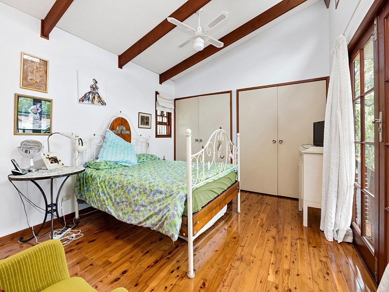 13 Orchard Terrace, St Lucia QLD 4067