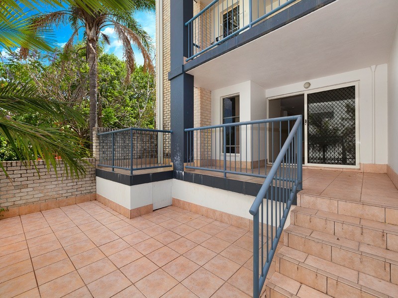 2/9 Railway Avenue, Indooroopilly QLD 4068