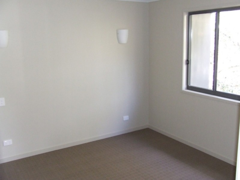 2/16 Brasted Street, Taringa QLD 4068