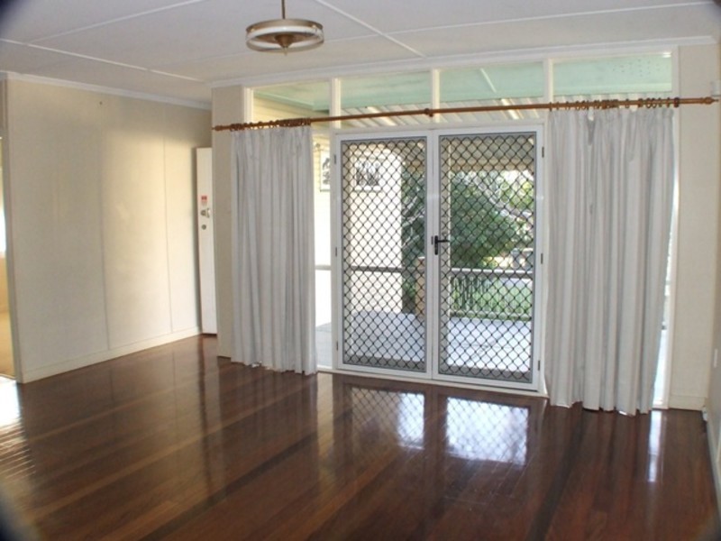 29 Lawson Street, Oxley QLD 4075