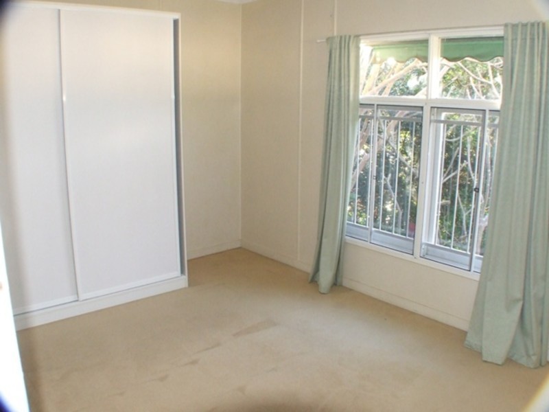 29 Lawson Street, Oxley QLD 4075