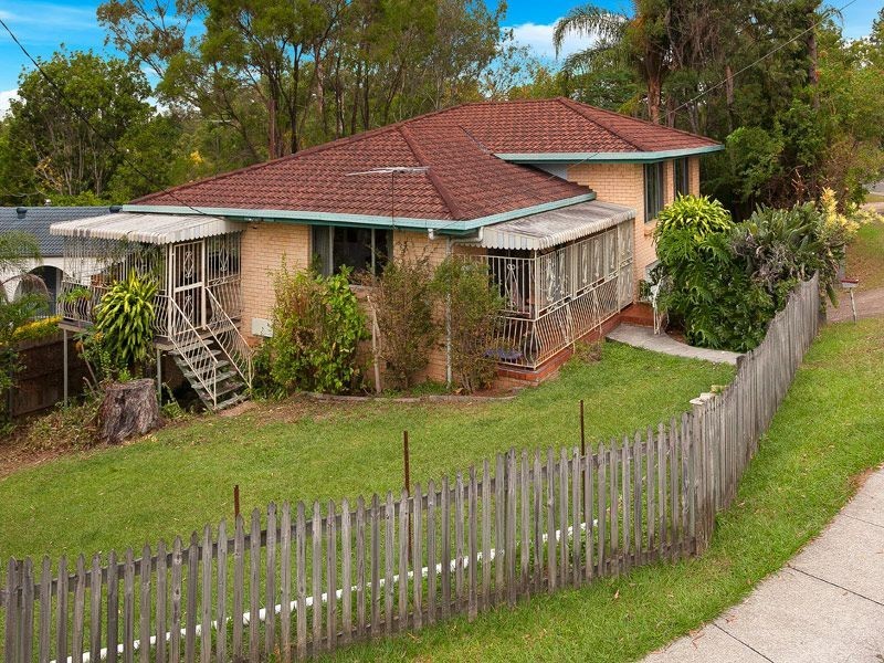245 Chapel Hill Road, Chapel Hill QLD 4069