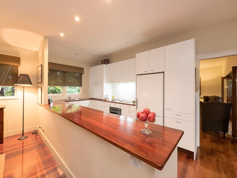 42 Gilruth Road, Kenmore QLD 4069