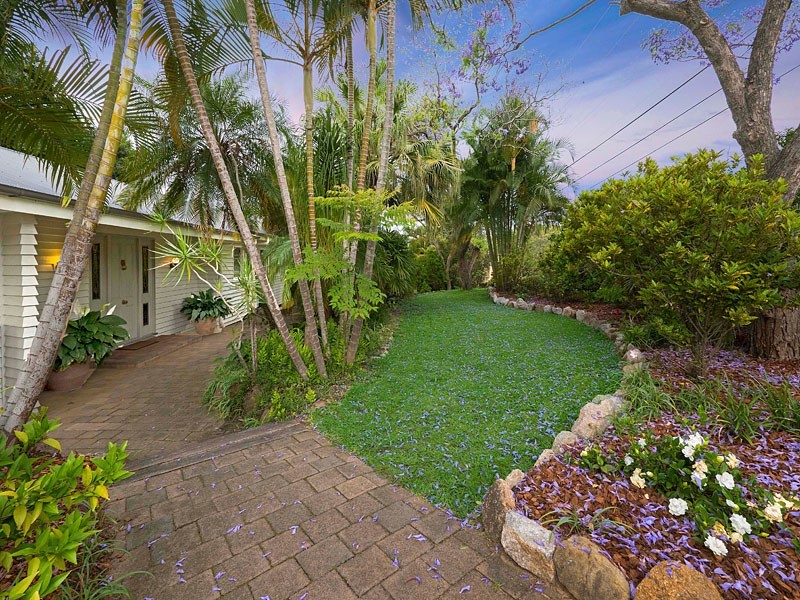42 Gilruth Road, Kenmore QLD 4069